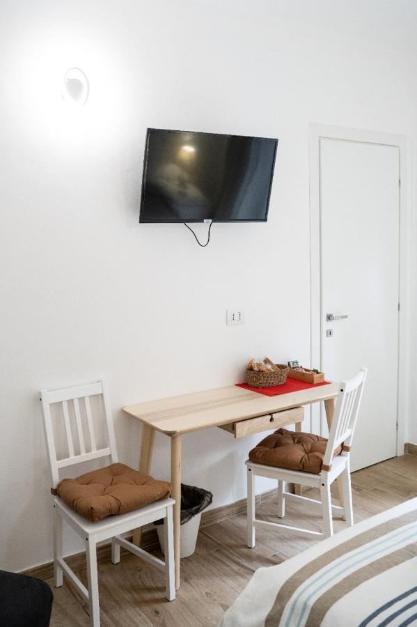 B&B Alighieri 97 Bari Eksteriør billede